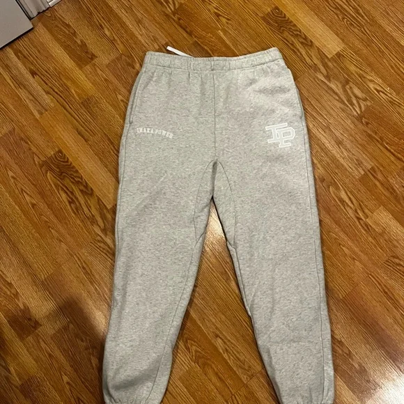Size Large Inaka Sweatpants - Picture 1 of 3